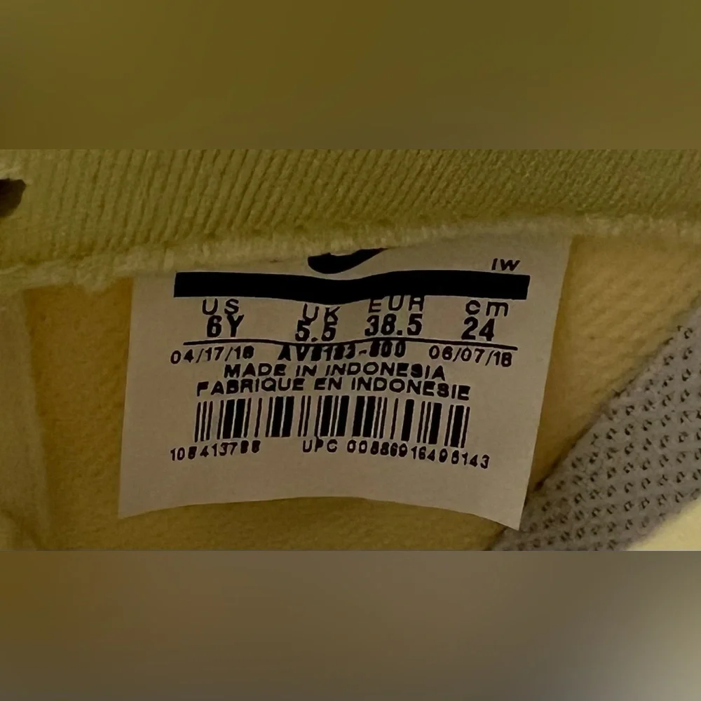 EUC Nike Air Force 1 LV8 GS Citron Tint Yellow Boy shoes size 6 (6 Big Kid)
